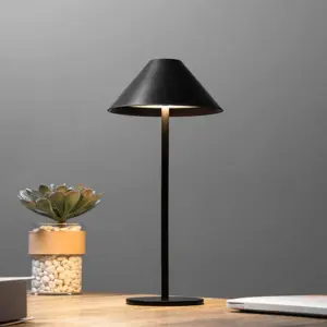 Minimalist Table Lamp – Sleek Lighting for Contemporary Workspaces