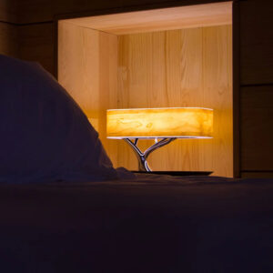 Elegant Bedside Table Lamp with Natural Wood-Effect Shade – Modern Touch Lighting