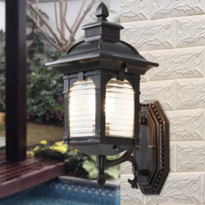 Traditional Outdoor Wall Lantern – Classic Waterproof Sconce